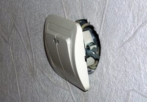 Замена выключателя света в квартире в Бор