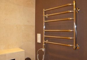 Установка электрического полотенцесушителя в ванной в Бор
